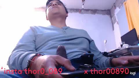 Snapshot of thor0200 chatting on September 30, 3:34 am thor0200 online show from September 30, 3:34 am