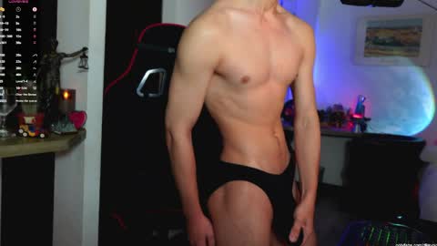   L e a n d e r   25OFF ON MY OF online show from May 19, 3:51 pm