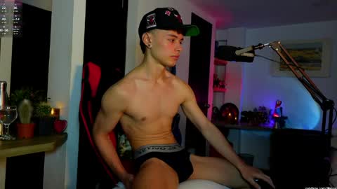   L e a n d e r   25OFF ON MY OF online show from April 13, 3:07 am