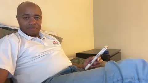 Snapshot of throbbingxxx chatting on October 16, 12:07 am austin xzandros online show from October 16, 12:07 am