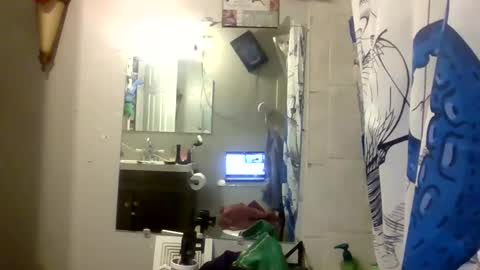 thunder8u42 online show from April 6, 8:04 am