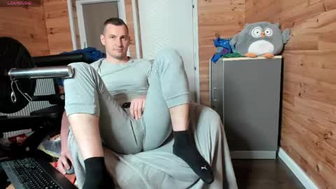 bigsshark online show from April 14, 7:13 pm