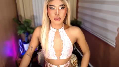 Sam online show from September 18, 11:18 pm