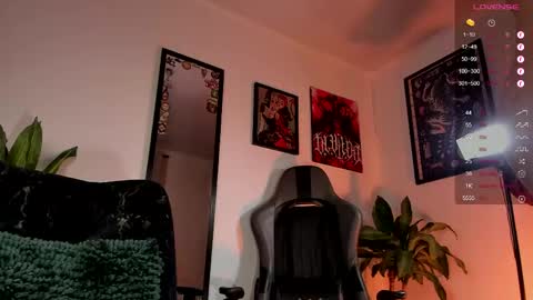 Chris online show from April 24, 4:26 am