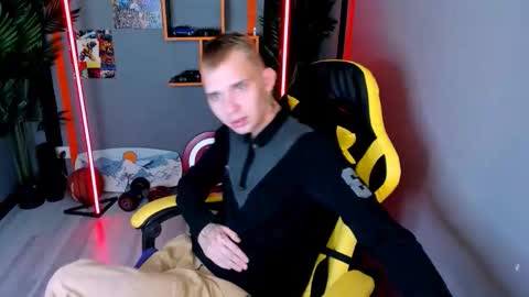 Snapshot of tim_blackk chatting on October 17, 9:30 pm Tim online show from October 17, 9:30 pm
