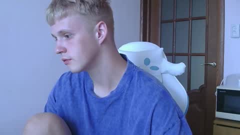 Snapshot of timkinky chatting on September 10, 1:43 pm Tim WhiteS online show from September 10, 1:43 pm