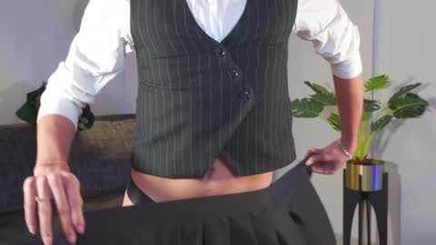 Snapshot of timmyshy chatting on February 15, 12:05 am timmyshy online show from February 15, 12:05 am