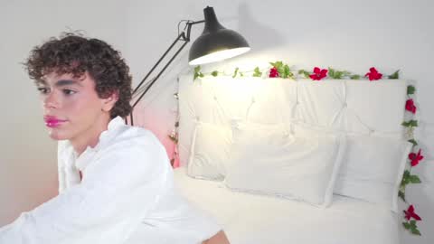 Snapshot of timmyshy chatting on December 20, 4:53 am timmyshy online show from December 20, 4:53 am