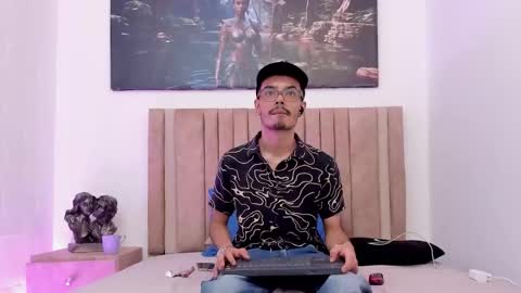 Evans  online show from December 4, 4:19 am