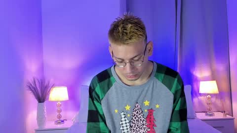 timi  jones online show from December 22, 10:28 am