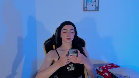 Thomm  Independent Model online show from June 25, 12:13 am
