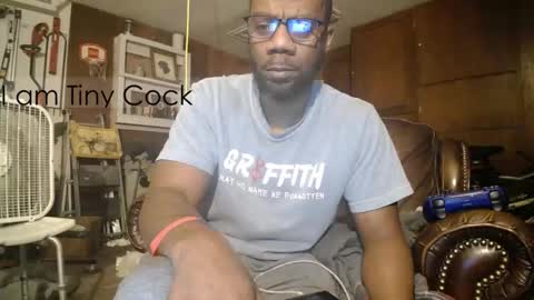 tinycock_1979 online show from November 18, 3:21 am