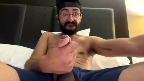 Snapshot of tinycockdaddyyy chatting on December 13, 7:37 am tinycockdaddyyy online show from December 13, 7:37 am