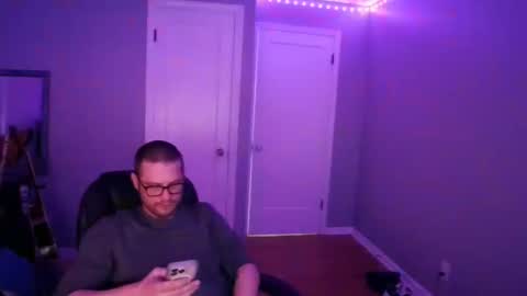 Snapshot of tippertonight chatting on January 8, 5:59 am tippertonight online show from January 8, 5:59 am