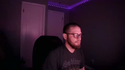 Snapshot of tippertonight chatting on December 7, 3:58 am tippertonight online show from December 7, 3:58 am