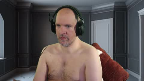 TK Maconn online show from February 5, 9:05 am