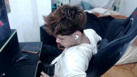 David online show from April 18, 7:43 am