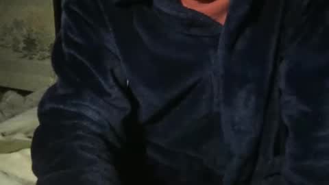 small man online show from December 25, 4:32 pm