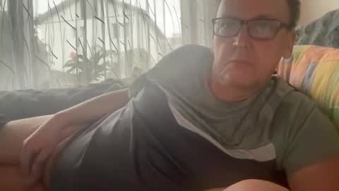 Snapshot of tom6644 chatting on October 17, 2:54 pm Tom online show from October 17, 2:54 pm