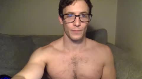 Snapshot of tom90ukx chatting on December 23, 6:16 pm tom90ukx online show from December 23, 6:16 pm