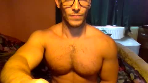 Snapshot of tom90ukx chatting on October 13, 12:44 pm tom90ukx online show from October 13, 12:44 pm