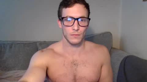 Snapshot of tom90ukx chatting on February 22, 1:55 pm tom90ukx online show from February 22, 1:55 pm