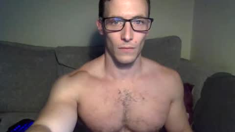 Snapshot of tom90ukx chatting on January 27, 3:28 pm tom90ukx online show from January 27, 3:28 pm