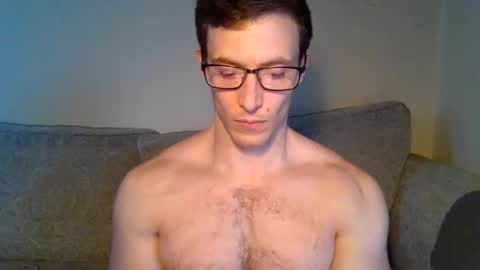 Snapshot of tom90ukx chatting on February 28, 10:30 am tom90ukx online show from February 28, 10:30 am