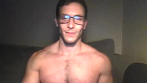 Snapshot of tom90ukx chatting on February 14, 4:41 pm tom90ukx online show from February 14, 4:41 pm