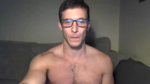 Snapshot of tom90ukx chatting on February 12, 2:10 pm tom90ukx online show from February 12, 2:10 pm