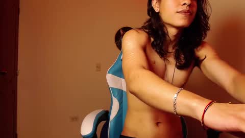 Snapshot of tom_1945 chatting on October 17, 5:00 am tom online show from October 17, 5:00 am