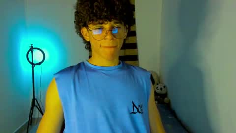 Tom Blue online show from April 21, 2:48 am