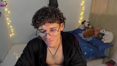 Tom Blue online show from December 16, 4:03 pm