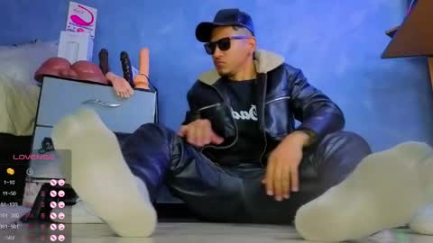 Tom online show from April 25, 1:52 pm