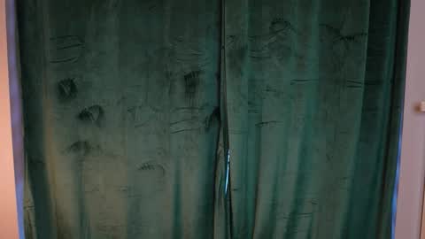 Tom online show from March 29, 4:51 pm