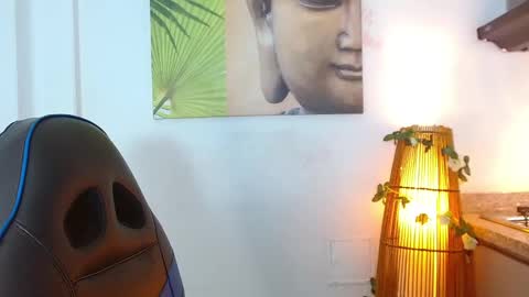 Snapshot of tom_muscle1 chatting on February 13, 12:11 pm Tom muscle1 online show from February 13, 12:11 pm