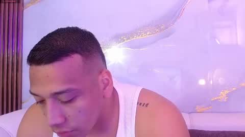 Snapshot of tom_muscle1 chatting on September 14, 12:29 pm Tom muscle1 online show from September 14, 12:29 pm