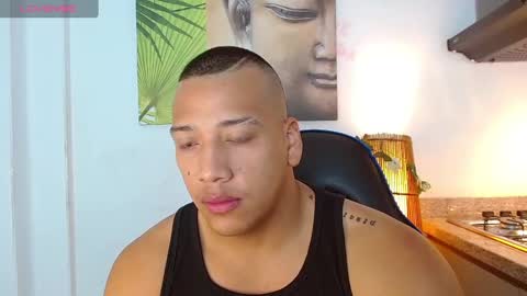 Snapshot of tom_muscle1 chatting on February 9, 12:08 pm Tom muscle1 online show from February 9, 12:08 pm