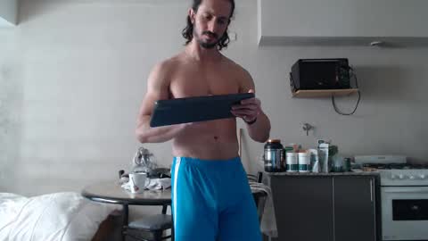 tom_show online show from November 5, 8:44 pm