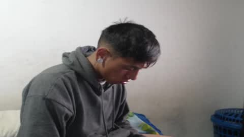 tomas_turbado_ online show from April 5, 6:21 am