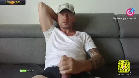Snapshot of tomhardic chatting on February 24, 10:37 am TOM online show from February 24, 10:37 am