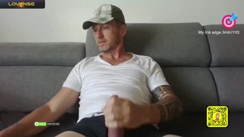 Snapshot of tomhardic chatting on January 31, 8:54 am TOM online show from January 31, 8:54 am