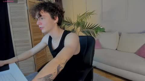 Snapshot of tommy_jamm chatting on February 25, 3:49 pm Tommy online show from February 25, 3:49 pm