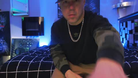 Snapshot of tommy_knuckles chatting on January 12, 4:52 am Tommy online show from January 12, 4:52 am