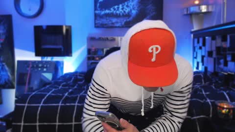 Snapshot of tommy_knuckles chatting on January 2, 3:37 am Tommy online show from January 2, 3:37 am