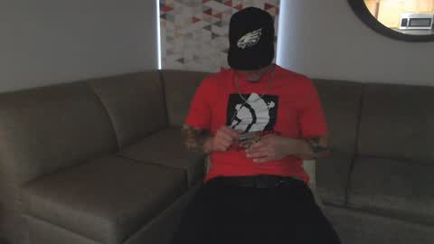 Snapshot of tommy_knuckles chatting on December 24, 1:28 pm Tommy online show from December 24, 1:28 pm