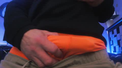 Snapshot of tommy_knuckles chatting on January 3, 3:33 pm Tommy online show from January 3, 3:33 pm
