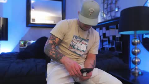 Snapshot of tommy_knuckles chatting on March 1, 8:03 am Tommy online show from March 1, 8:03 am