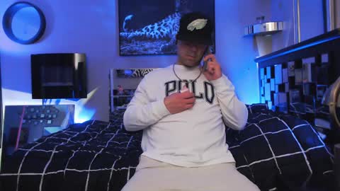 Snapshot of tommy_knuckles chatting on December 28, 4:08 am Tommy online show from December 28, 4:08 am