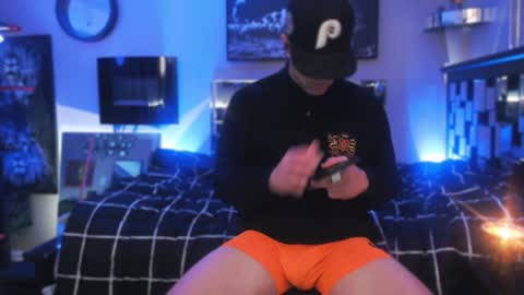 Snapshot of tommy_knuckles chatting on January 3, 5:28 am Tommy online show from January 3, 5:28 am
